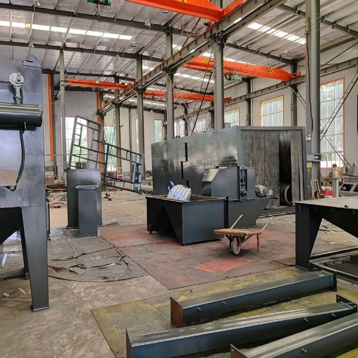 铸件清砂机视频_铸造清砂设备工作视频_金属锻造件打砂清理机